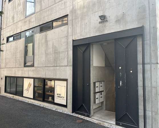 代々木駅徒歩4分　半地下にあるテイクアウト店居抜き店舗物件